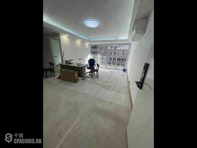 Wan Chai - Phoenix Court Block 4 03