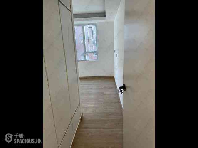 Wan Chai - Phoenix Court Block 4 04