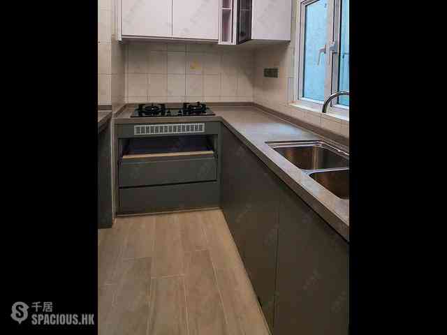 Wan Chai - Phoenix Court Block 4 13