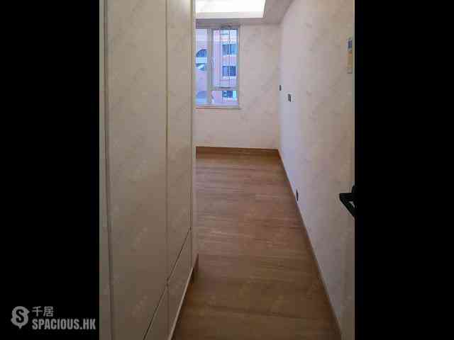 Wan Chai - Phoenix Court Block 4 22