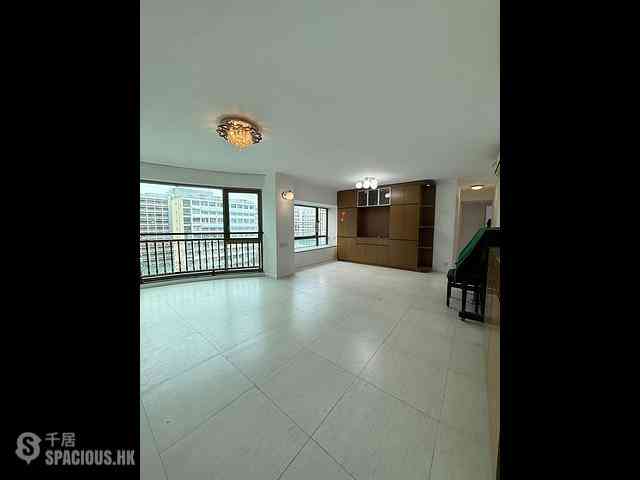 Yau Ma Tei - King's Park Villa 01