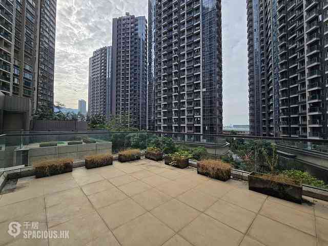 Tung Chung - The Visionary 30