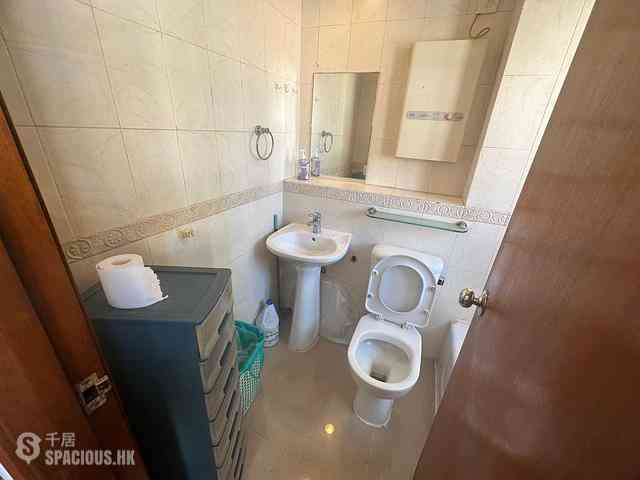 Kennedy Town - Shun Cheong Building 04
