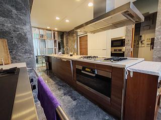 Tai Wai - Peak One Phase 3 Peak House 02