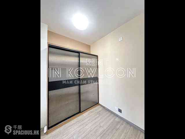 Mong Kok - Hayon Building 06
