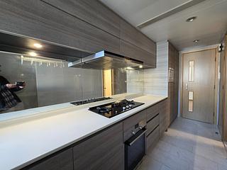 Tung Chung - The Visionary Tower 3 11