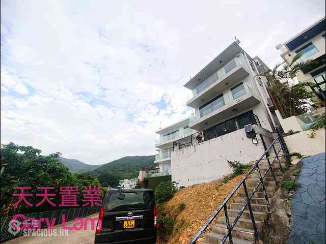 Clear Water Bay - Tai Hang Hau 01