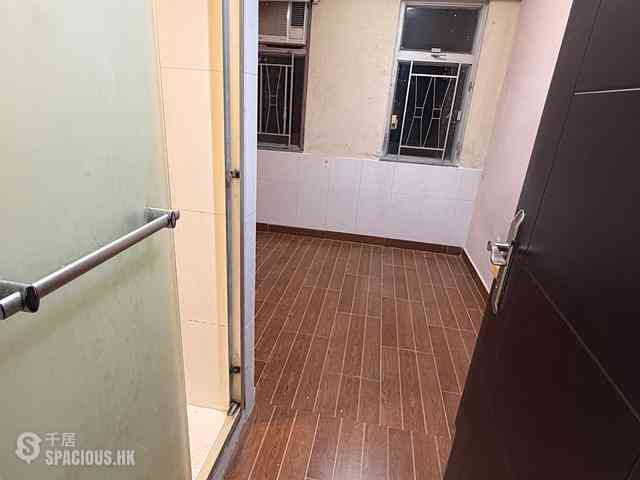 Causeway Bay - Tai Wah Building 02