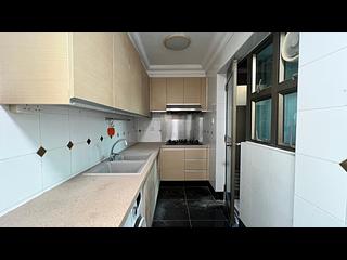 Yau Ma Tei - King'S Park Villa Block 5 05
