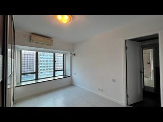 Yau Ma Tei - King'S Park Villa Block 5 08