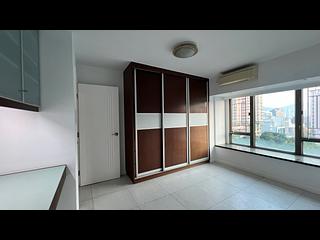 Yau Ma Tei - King'S Park Villa Block 5 15