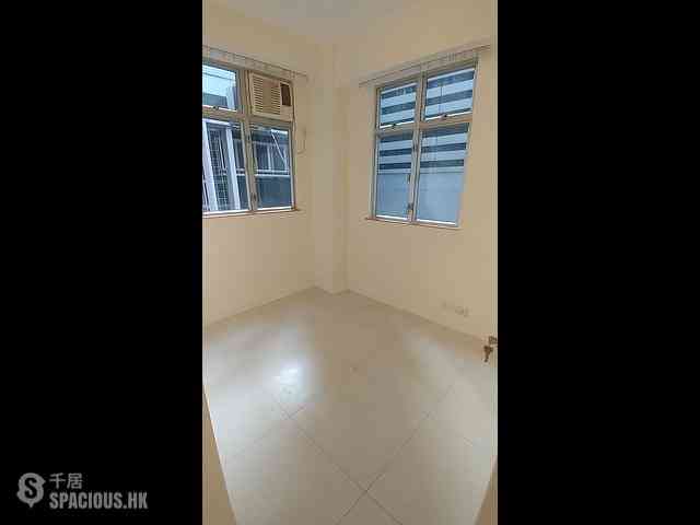 Wan Chai - Vincent Mansion 01
