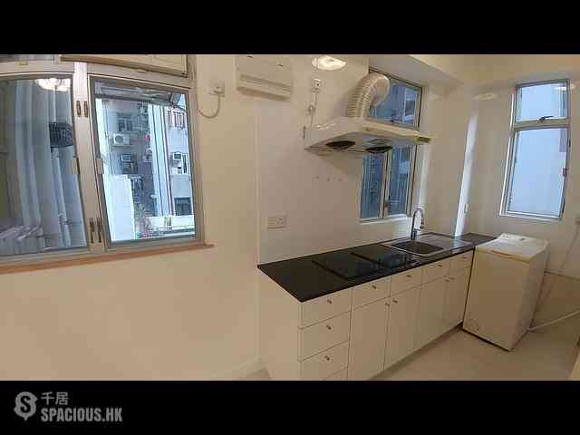 Wan Chai - Vincent Mansion 05