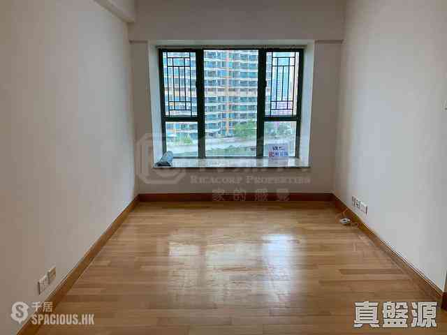 Tai Kok Tsui - Imperial Cullinan Tower 6A 04