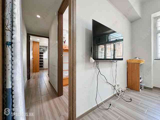 Wan Chai - Pao Woo Mansion 05