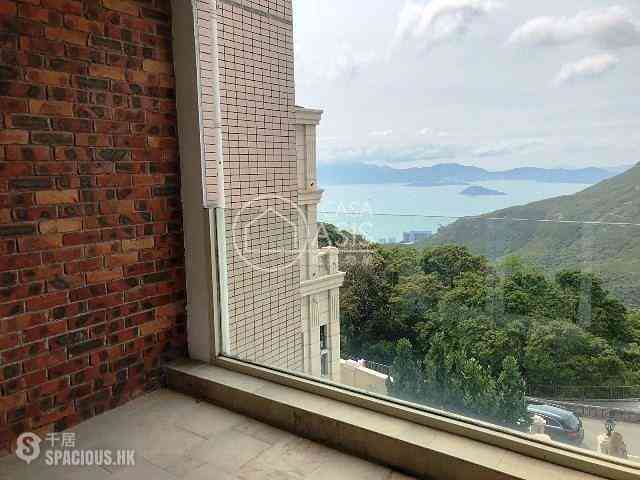 The Peak - Vivian Court 01