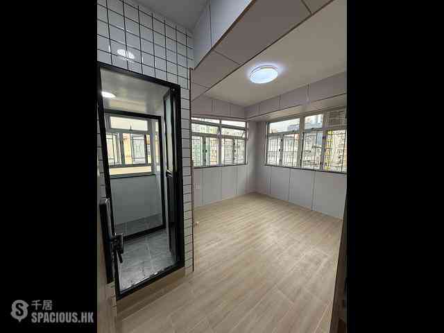 Sham Shui Po - 109, Nam Cheong Street/197 Yu Chau Street 01