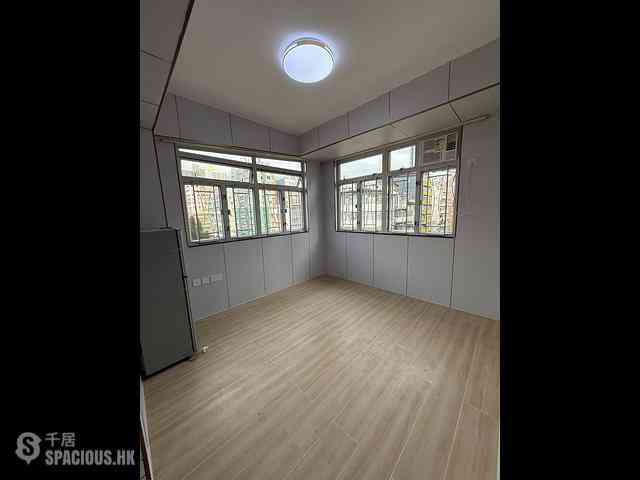 Sham Shui Po - 109, Nam Cheong Street/197 Yu Chau Street 05