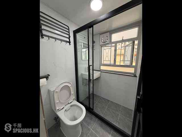 Sham Shui Po - 109, Nam Cheong Street/197 Yu Chau Street 08