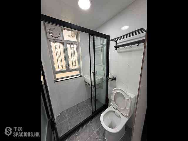 Sham Shui Po - 109, Nam Cheong Street/197 Yu Chau Street 17