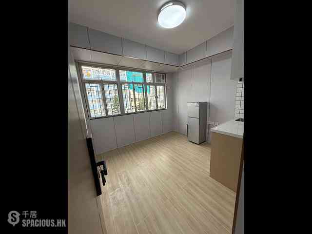 Sham Shui Po - 109, Nam Cheong Street/197 Yu Chau Street 18