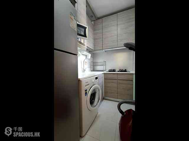 Tung Chung - Coastal Skyline Phase 1 Block 6 05