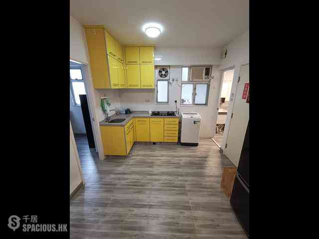 Kennedy Town - Luen Wai Apartment 01