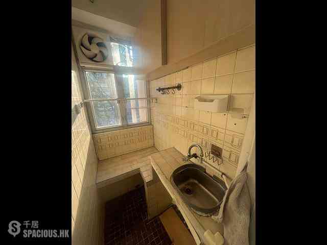 Shek Kip Mei - Kam Yuck Building 04