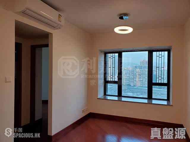West Kowloon - The Arch Moon Tower (Block 2A) 01