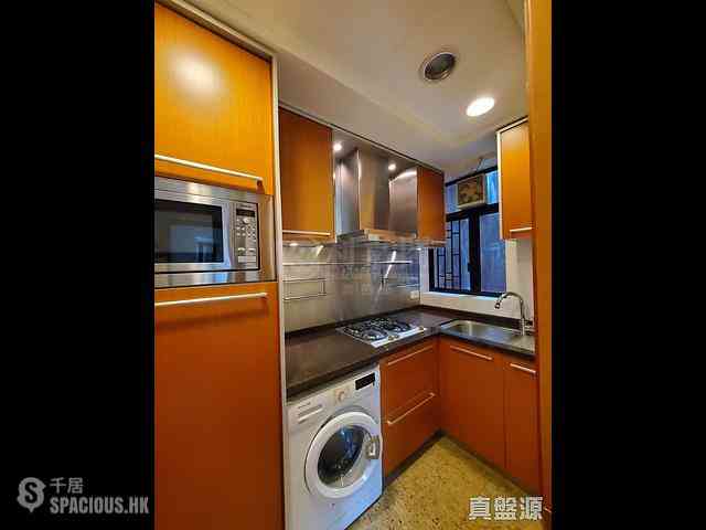 West Kowloon - The Arch Moon Tower (Block 2A) 04