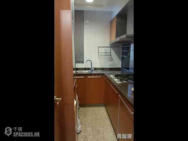 West Kowloon - The Arch Star Tower (Block 2) 04