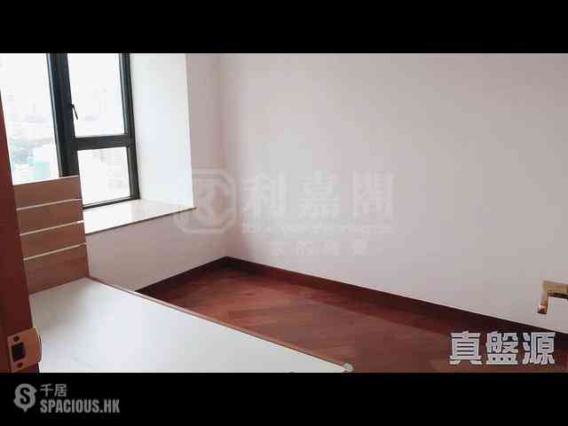 West Kowloon - The Arch Star Tower (Block 2) 03