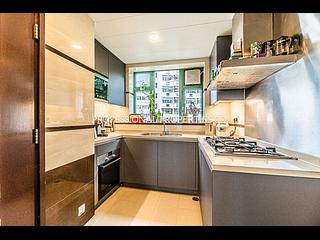 Pok Fu Lam - Royalton Phase 2 05