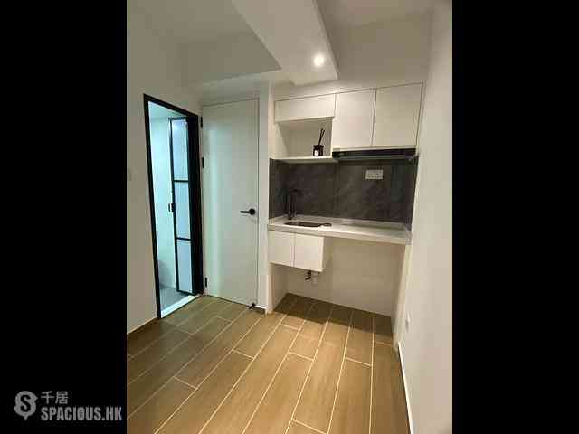 Shek Tong Tsui - 406B-406C, Des Voeux Road West 01
