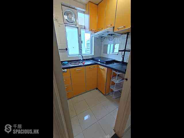 Sai Ying Pun - Tai Hing Building 07