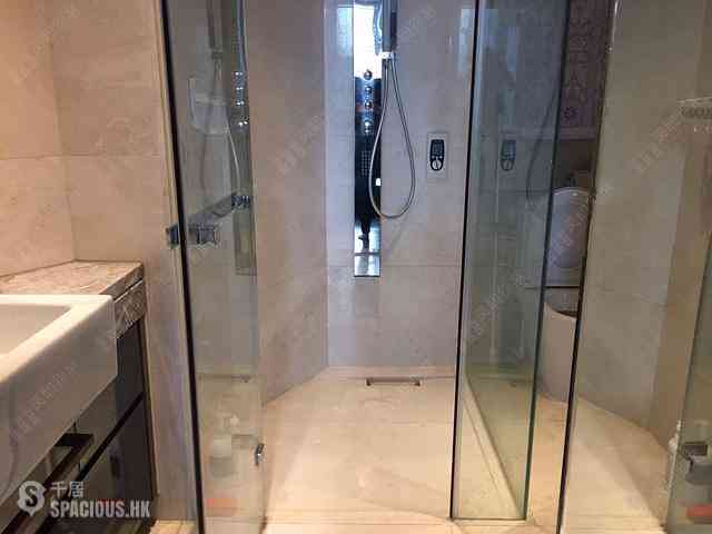 Wan Chai - The Avenue Phase 2 Block 3 02