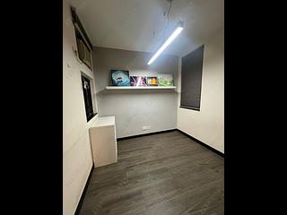 Tsuen Wan - Luk Yeung Sun Chuen Block F 02