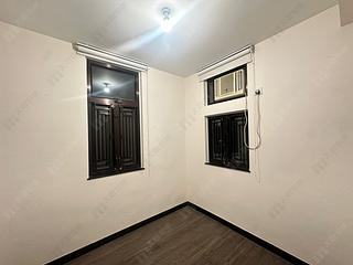 Tsuen Wan - Luk Yeung Sun Chuen Block F 04