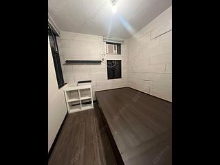 Tsuen Wan - Luk Yeung Sun Chuen Block F 05