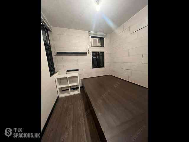 Tsuen Wan - Luk Yeung Sun Chuen Block F 05