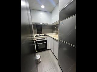 Tsuen Wan - Luk Yeung Sun Chuen Block F 06
