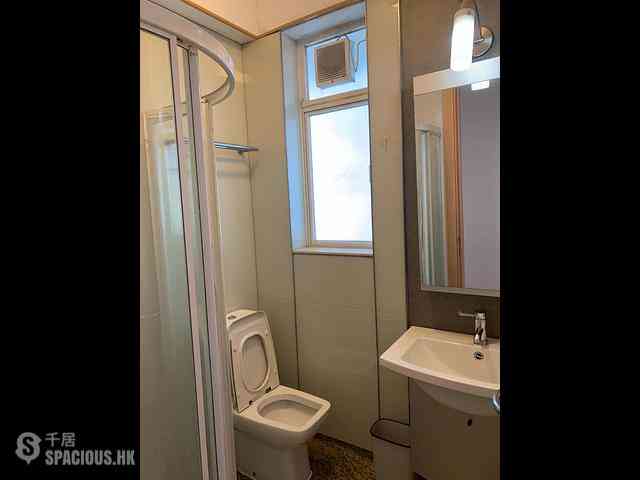 Quarry Bay - The Orchards Block 2 02