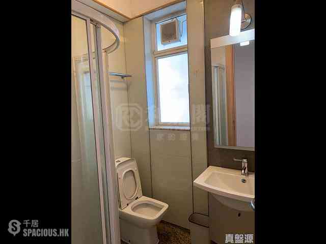 Quarry Bay - The Orchards Block 2 04