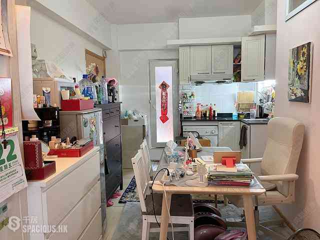 Happy Valley - Evone Court 02