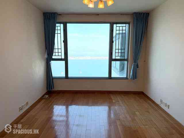 Tung Chung - Seaview Crescent Block 3 09