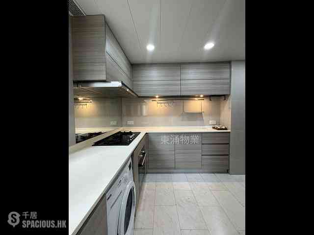 Tung Chung - The Visionary Tower 9 03