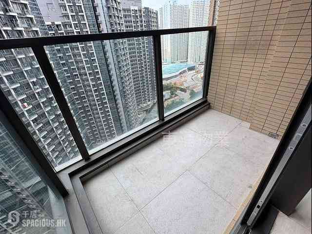 Tung Chung - The Visionary Tower 9 05