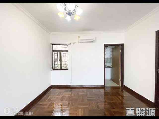 Braemar Hill - Summit Court 02