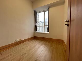 Quarry Bay - The Orchards Block 1 04