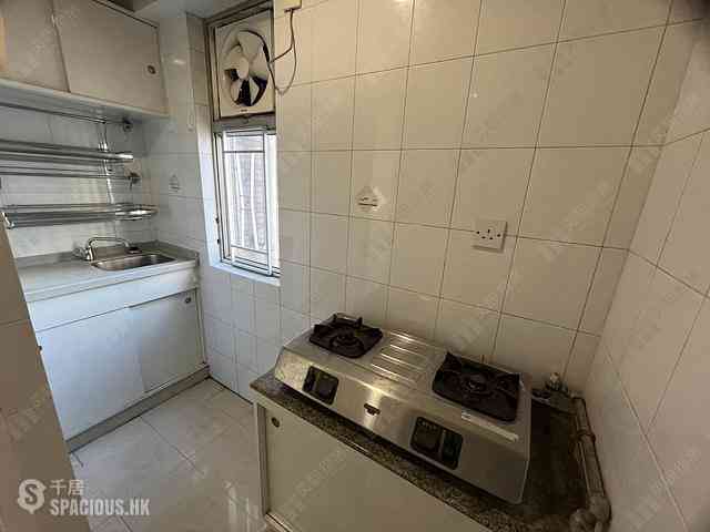Sai Ying Pun - Yue Sun Mansion Block 2 01